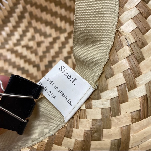 Wide Brim Straw Hat with Purple/Blue ribbon - Picture 4 of 5